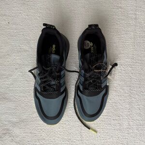 Adidas Men's Black and Gray Sneakers